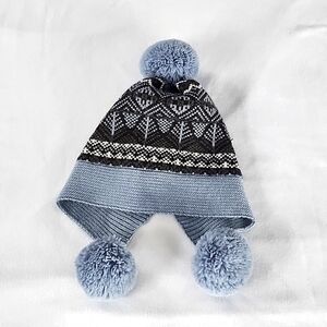 Mukluks winter hat with pompoms